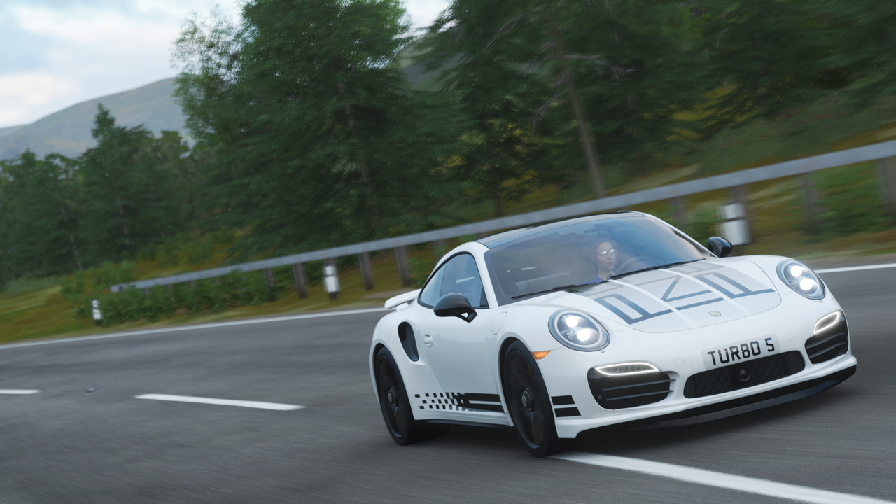 FH4-Porsche-911-Turbo-S-2.png