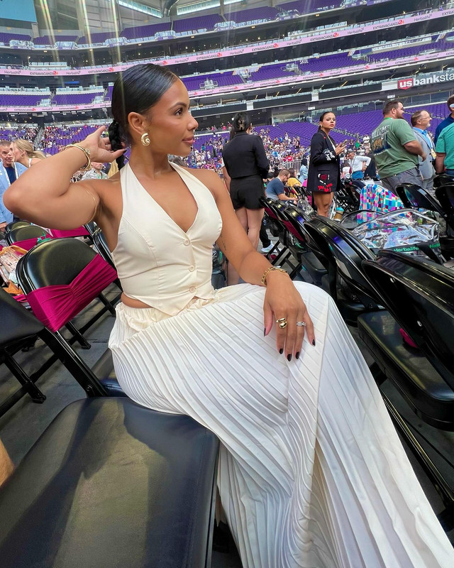 meetthesimmons posts 2024-07-20 12.57 C9qDS_7R0zM_9_9 452031735_18448416043063017_859643746887517629