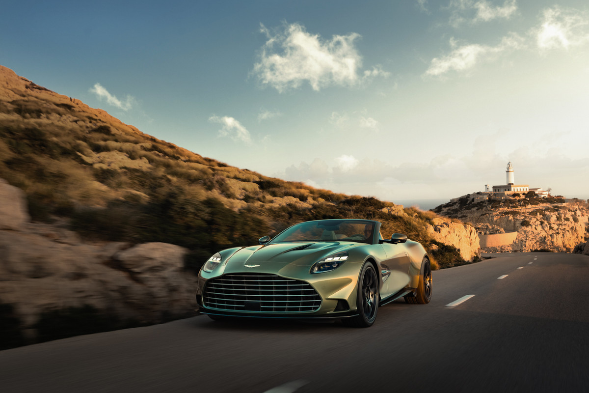 AstonMartinVanquishVolante_01