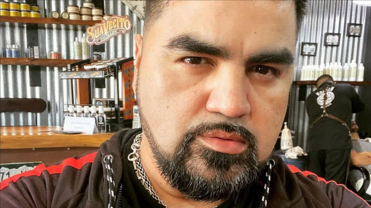 Tras acusaciones de violencia a su esposa, 