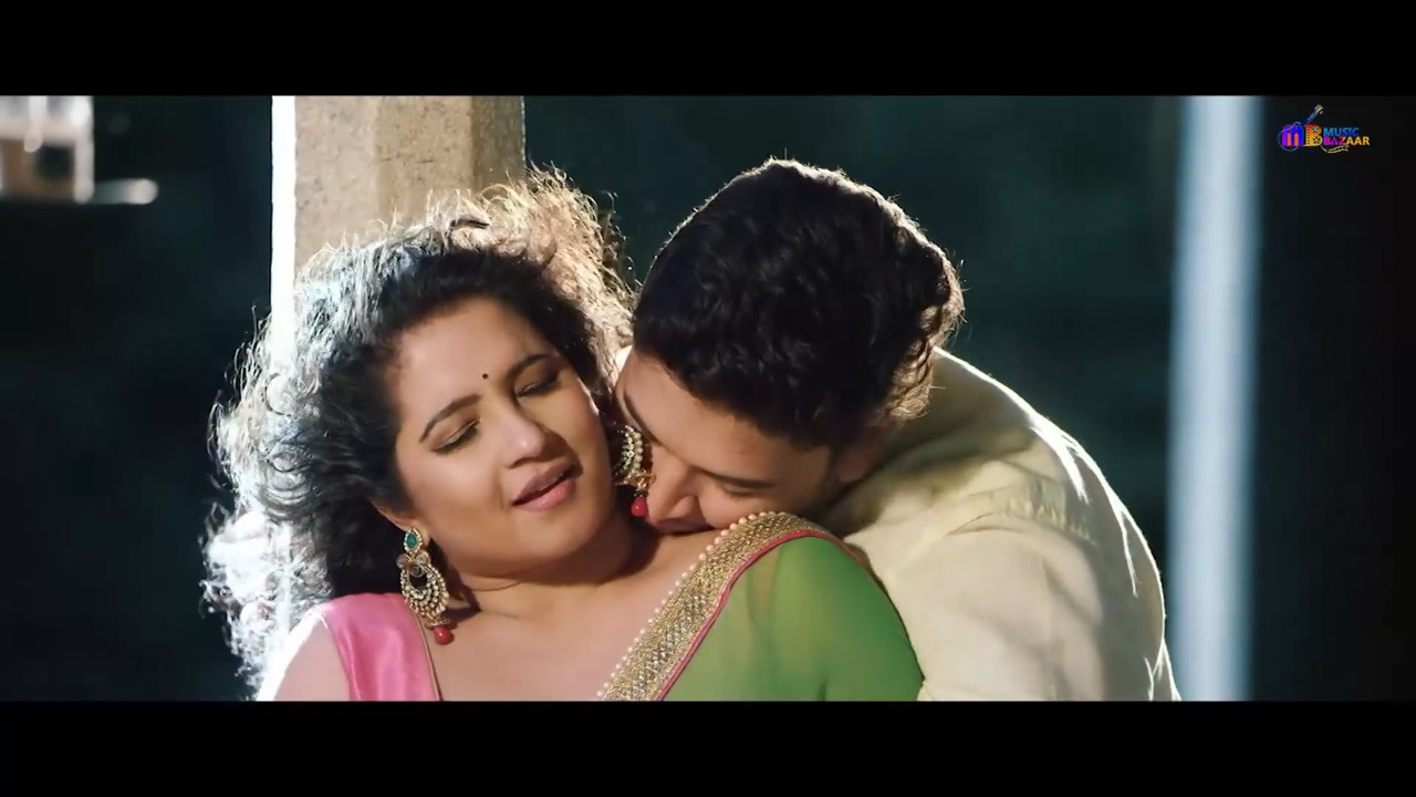 Shubha Poonja  Hot Scenes from an old tulu movie.mp4_snapshot_06.46.809