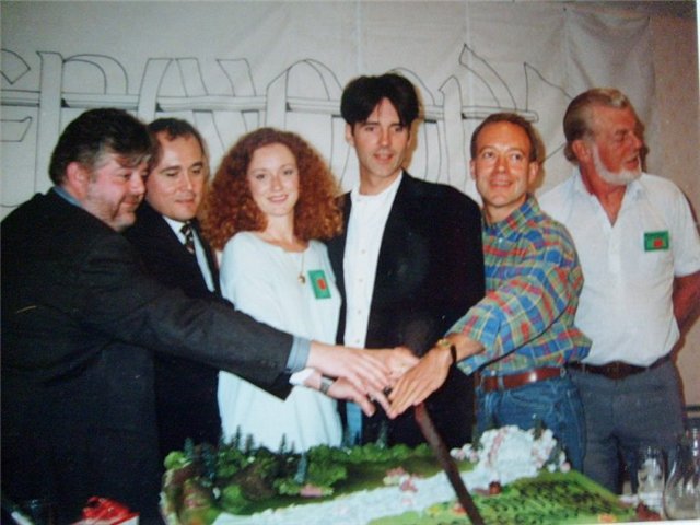 https://i.postimg.cc/3JbwgySN/Dream-Team-40-6.jpg