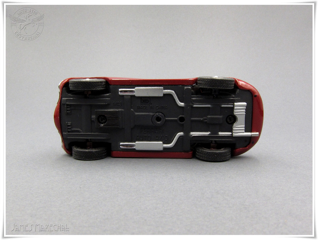 Auto Avio 815 (10) Ixo