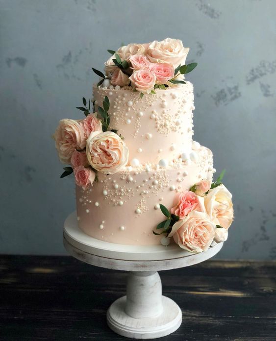 Luxury Weeding Cream Cake