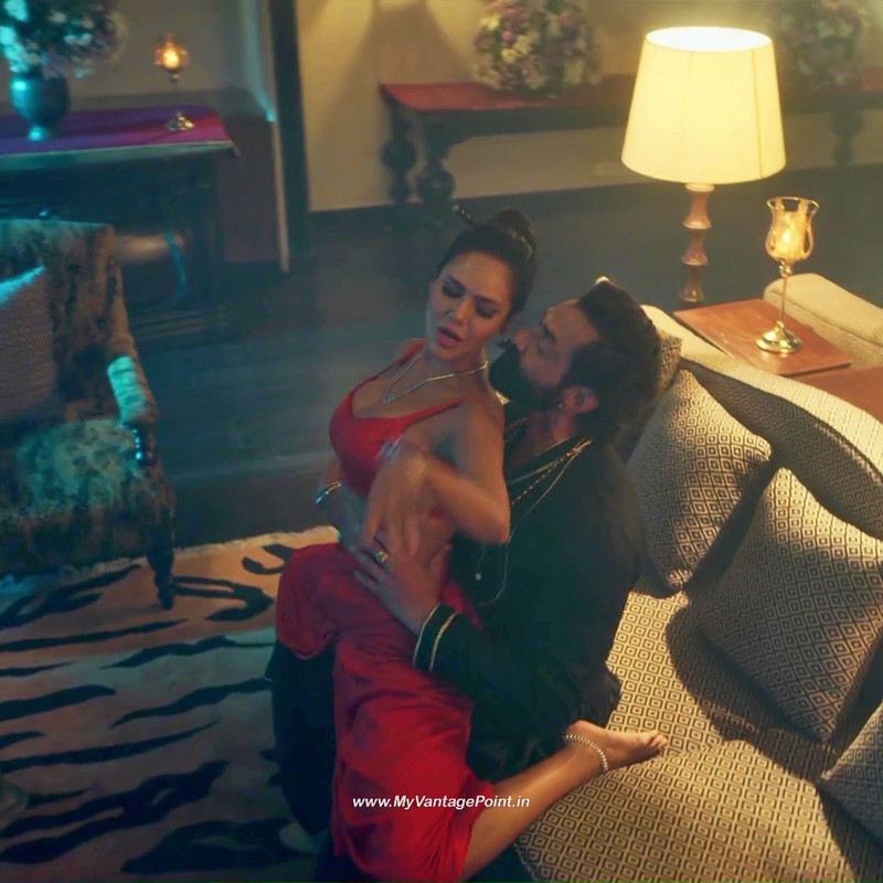 63Esha Gupta Hot in Aashram Web Series