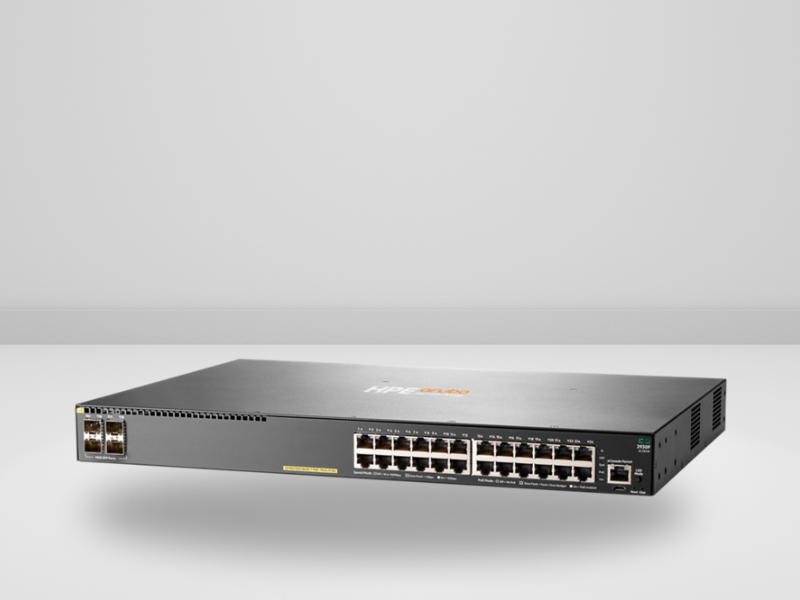 Detalhe das portas Gigabit Ethernet com indicadores PoE do Switch Aruba 2930F JL261A.