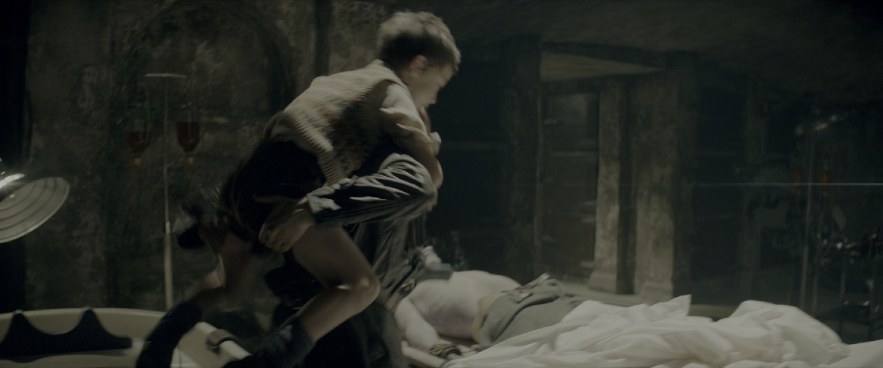 Overlord-2018-Blu-Ray-Hindi-English-HDR10-1080p-10bit-x265-HEVC-DDP-7-1-ESub-mkv-0005