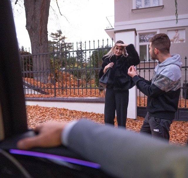 Businessman Bought Sex With A Beautiful Girl 1