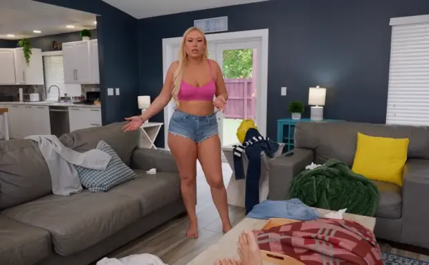 Vanna Rose – My Roommate Hates Me