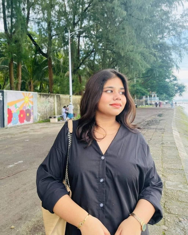 photo 6271757021283993157 y