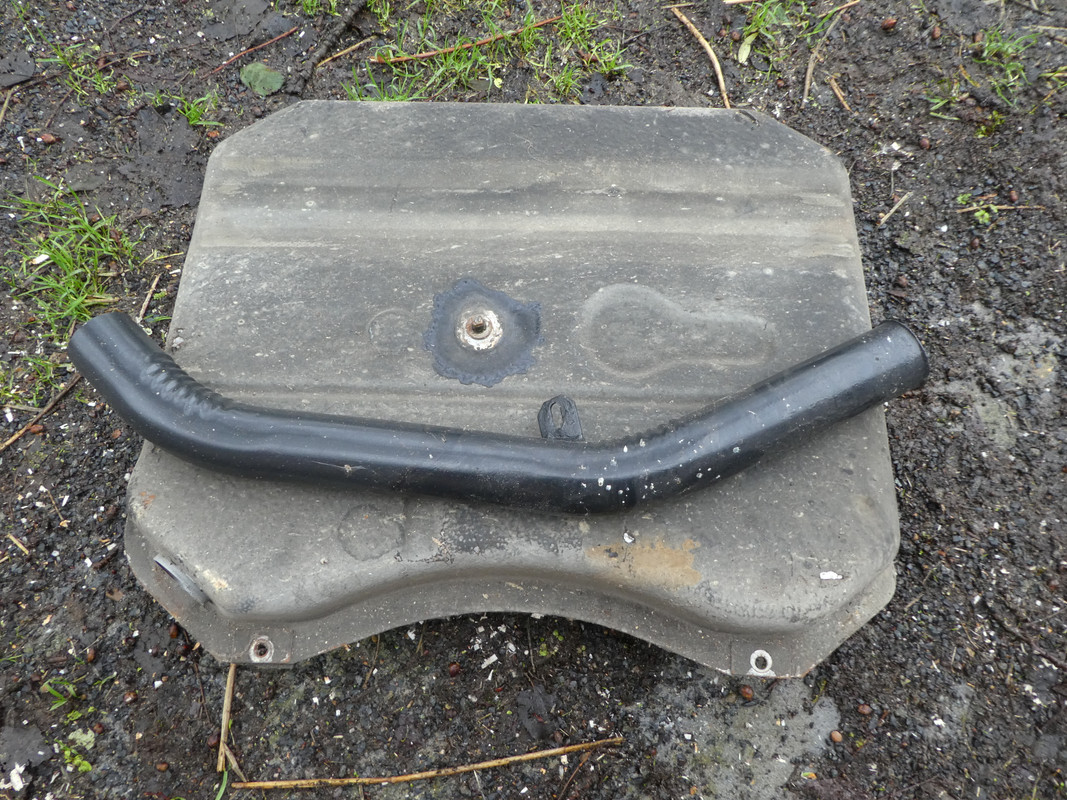 benzinetankd R4 - réservoir de benzine R4