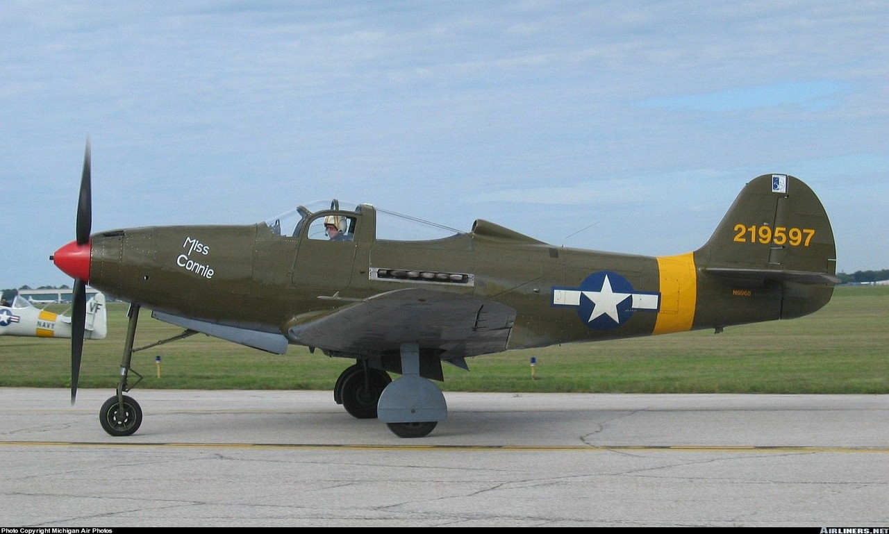 Bill Overstreet et son P-51 sous la Tour Eiffel Zzzzzzzzzzzzzzzzzzzzzzzzzzzzzzzzzzzzzzzzz