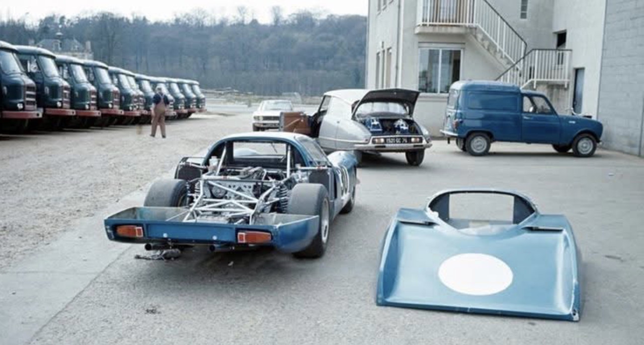 237498EB-6A03-43DC-90A7-C86A38467553