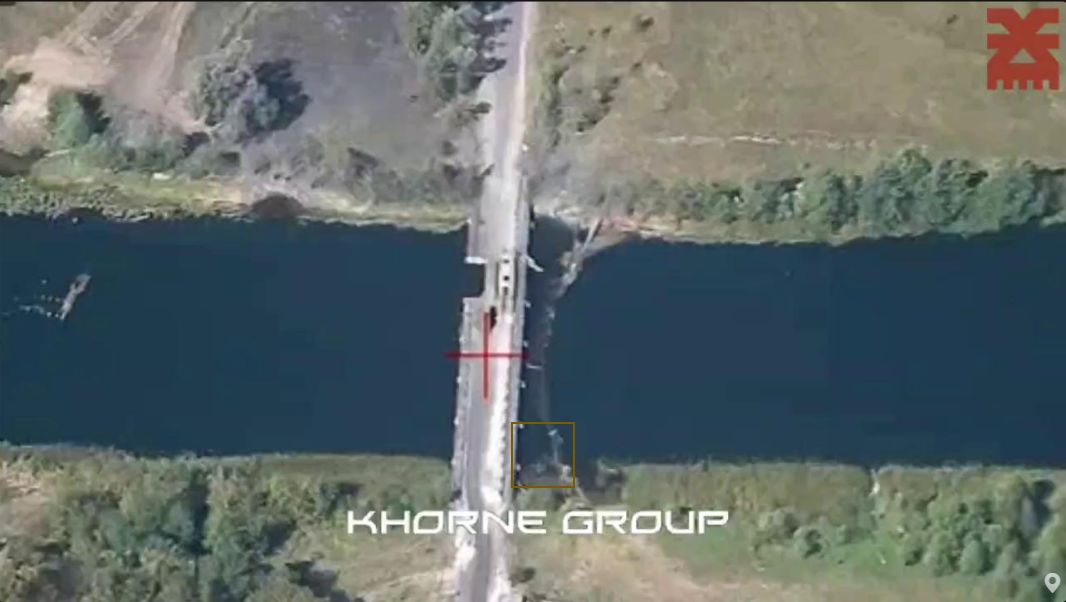1013 River link pontoon (for PMP(-M) floating bridge system) dam 08 09 24
