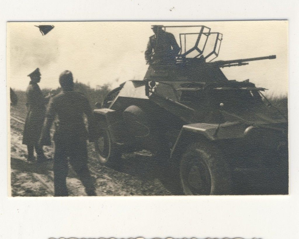 Foto Wehrmacht - Panzerspähwagen - SdKfz. - 4-Ra