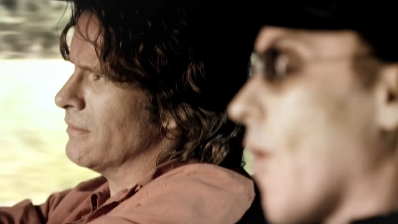 Drive Hard 2014 BluRay [Hindi + English] 480p, 720p ESub Screenshot