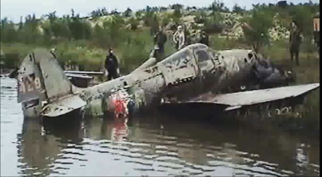 2016-01-10 02-12-39 Russian P-39 Bringing her Ho