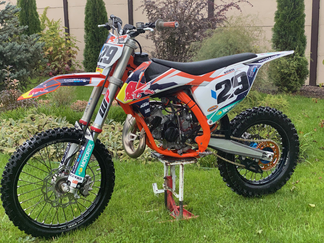 E47EB494-CE7E-4962-9EFF-28106C252E4B