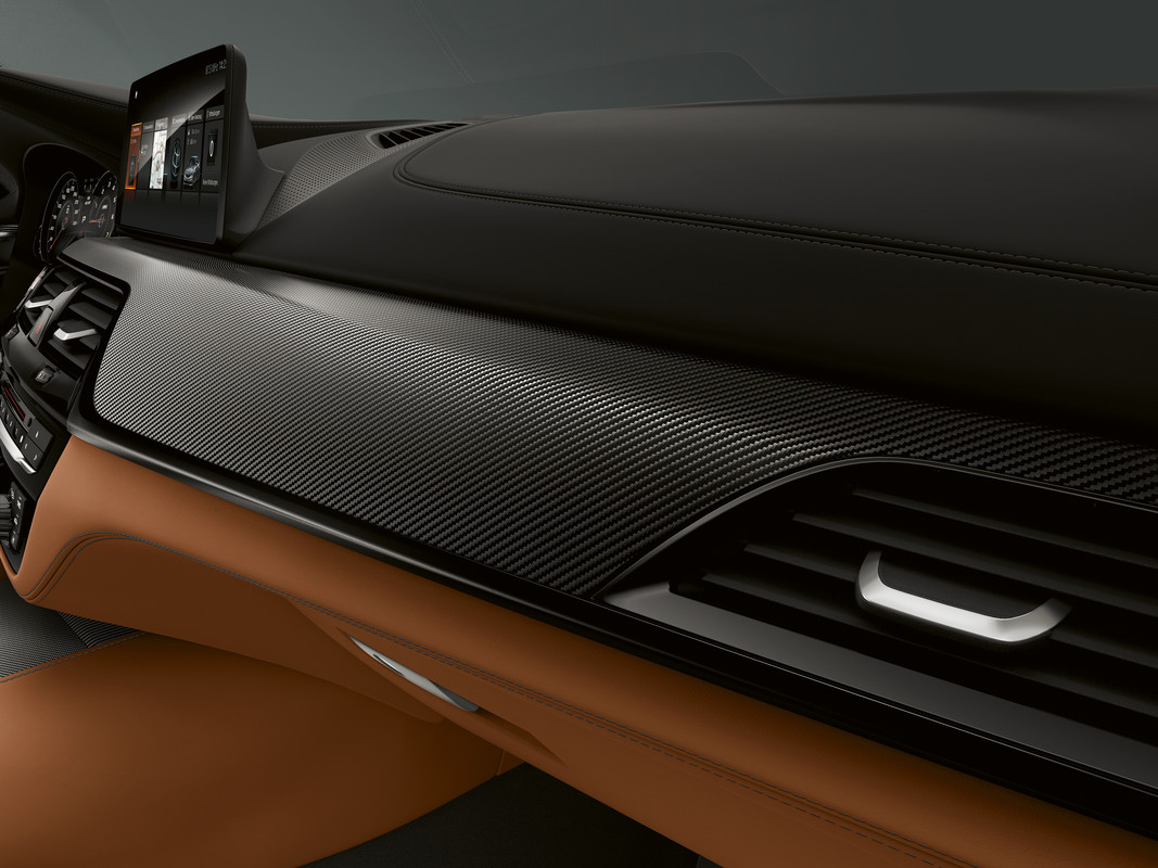 P90300387_highRes_the-new-bmw-m5-compe