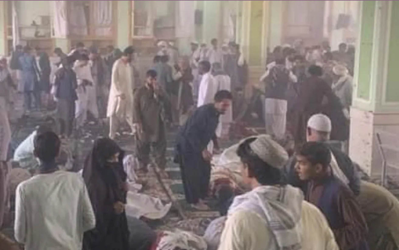 Ataque a la mezquita Inam-Bargah; se confirma que muerte de 33 y 74 heridos