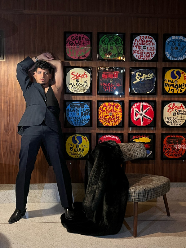 79911569-C2B5-49C2-8DCE-E591F2F19849