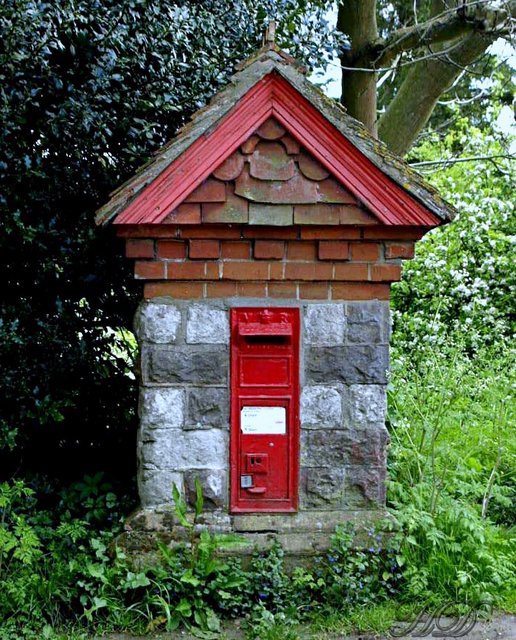 Old-Village-Letter-box-HD.jpg