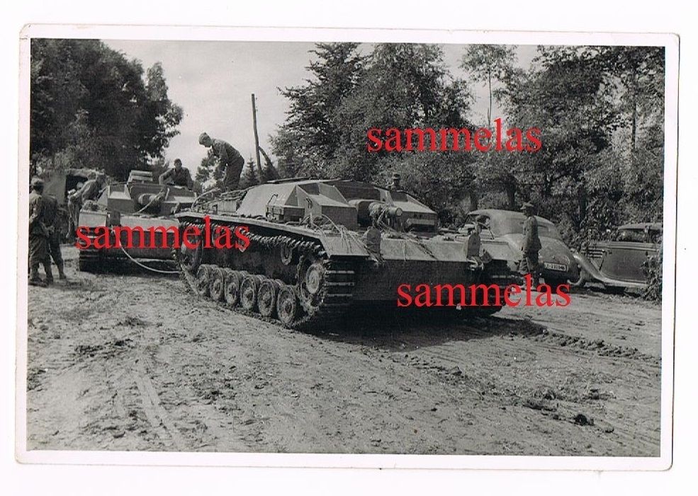 WK2 Sturmgeschütz StuG beim abschleppen eines St