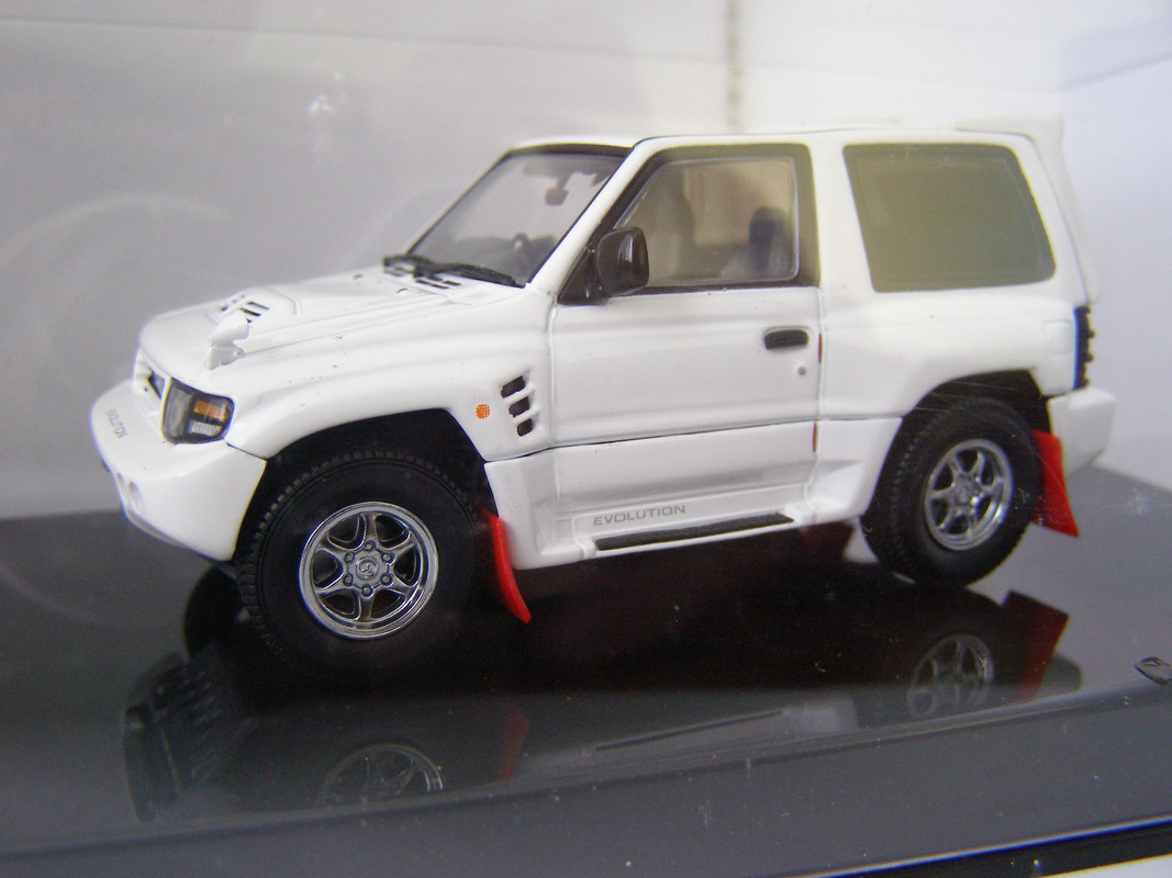 Mitsubishi Pajero evo by AutoArt (1)