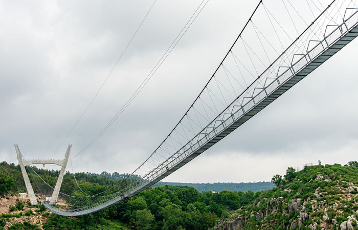 516 Arouca , jembatan gantung untuk pejalan kaki di Portugal.