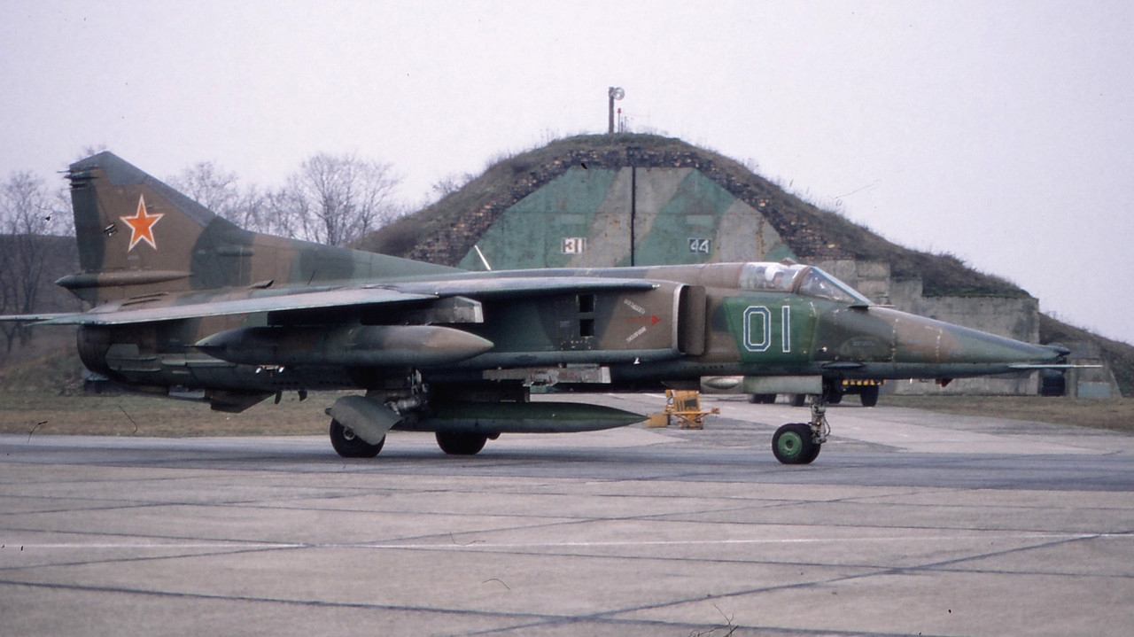 559 APIB Mig-27K 01 Blue_76802635265_2