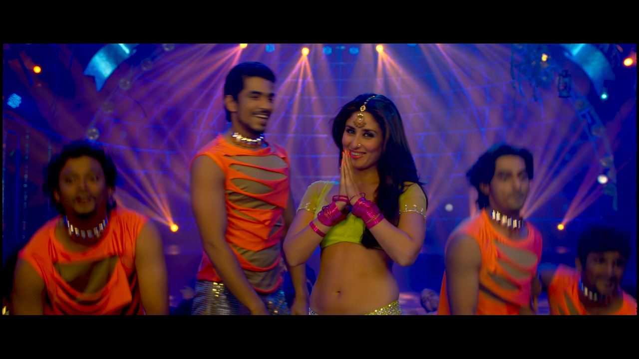 [Image: Kareena-Kapoor-Hot-Halkat-Jawani-From-He...-45-41.jpg]