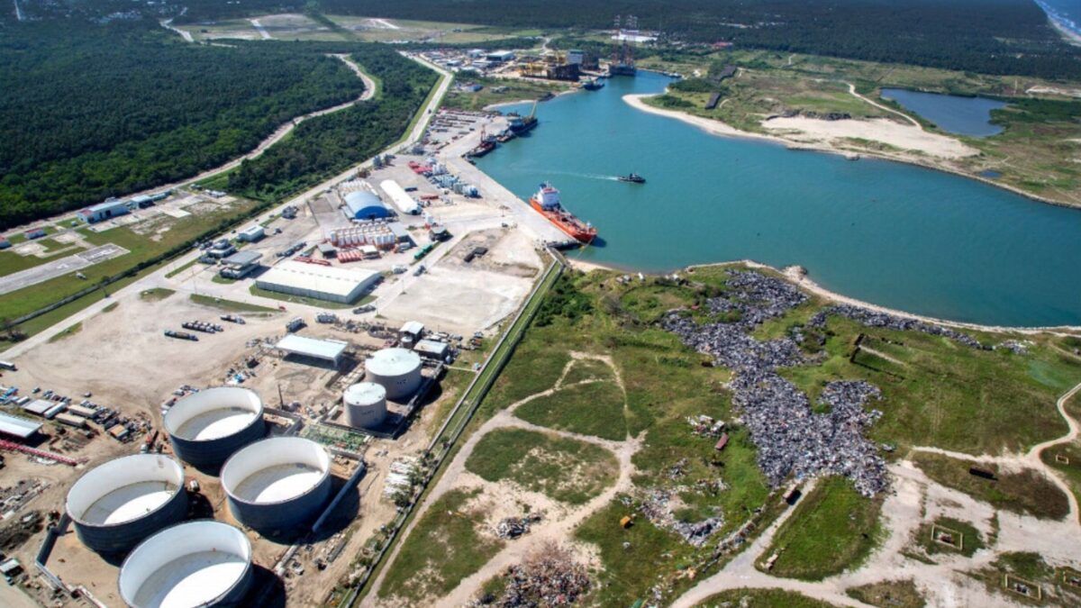 Dos Bocas costaría 40% más de lo presupuestado según datos de Bloomberg