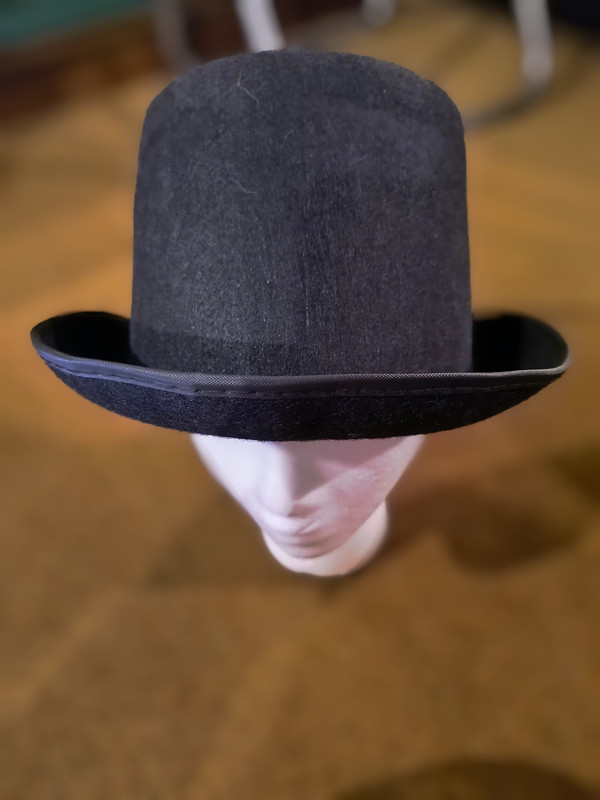 Black Top Hat