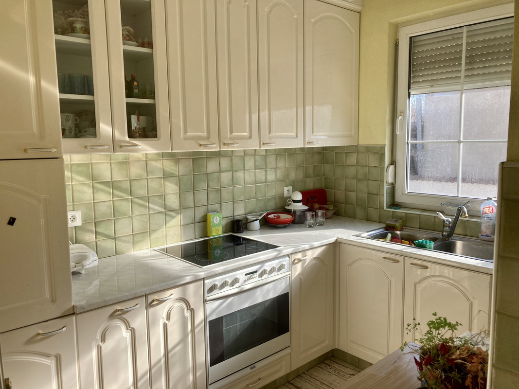 C19B9364-4CEF-48F0-B2B5-A1AD7906CF7E