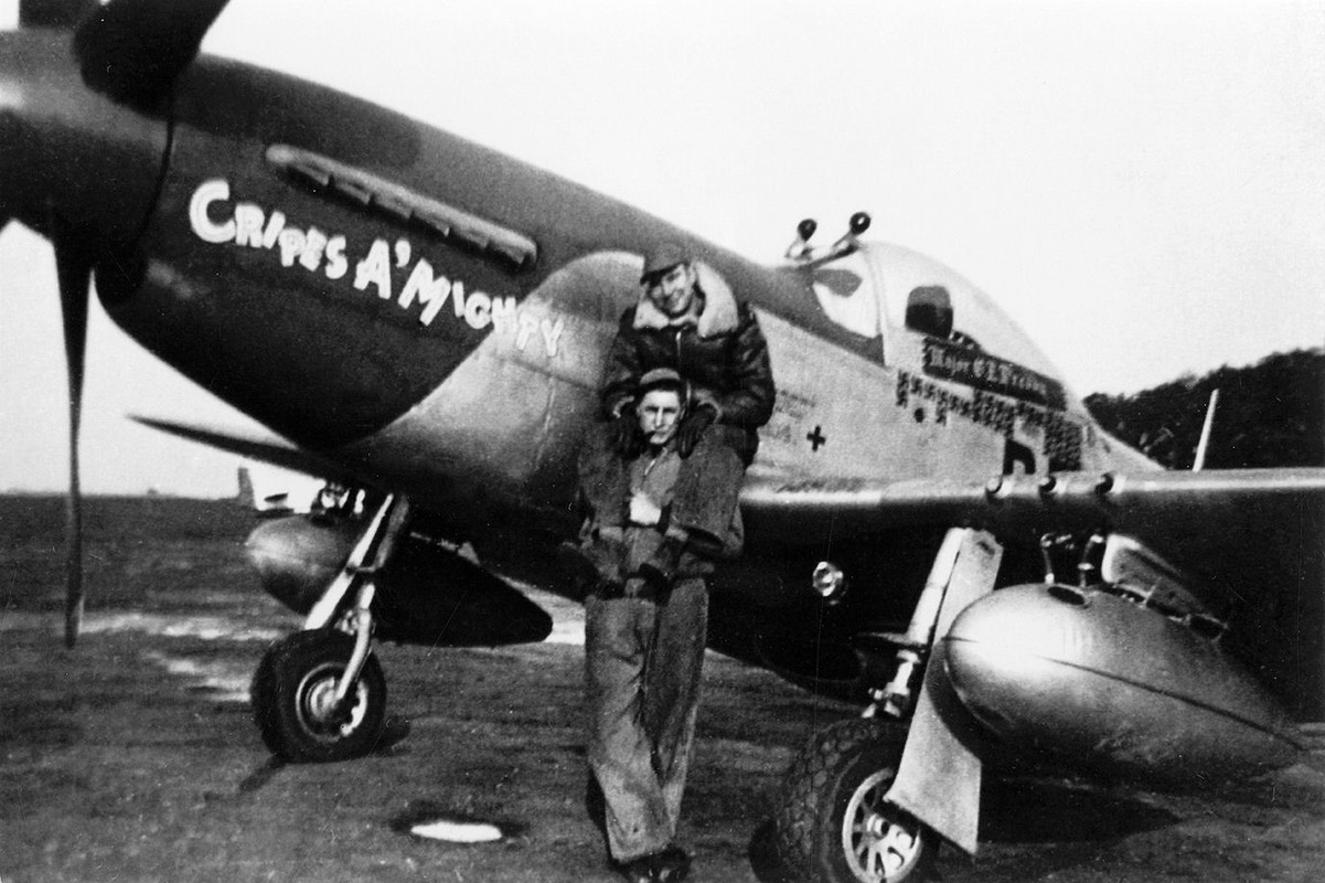 RAF_Bodney_-_352d_Fighter_Group_-_P-51D_Mustang_44-14906