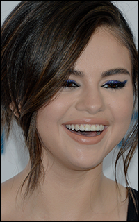 Selena Gomez 41-407