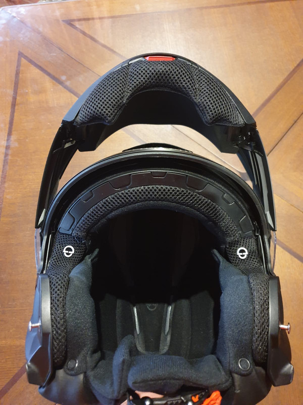 DDB05E71-B1BD-4AA9-A4D4-A2981E2F28AD