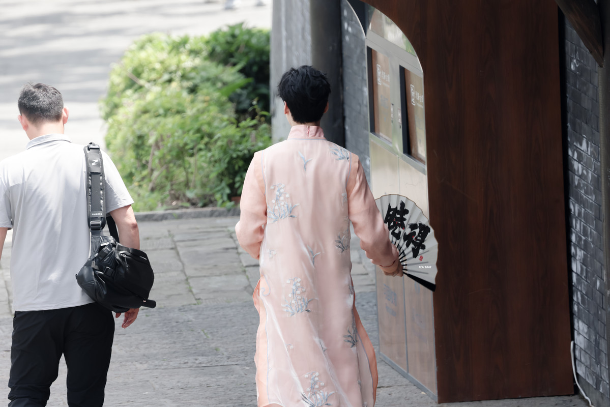 006CT39Tly1hdd4exy6b4j36bk47s7wm