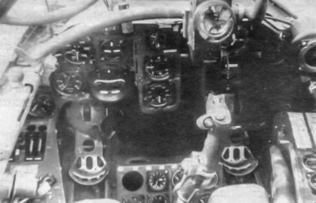 Me-410-cockpit.png
