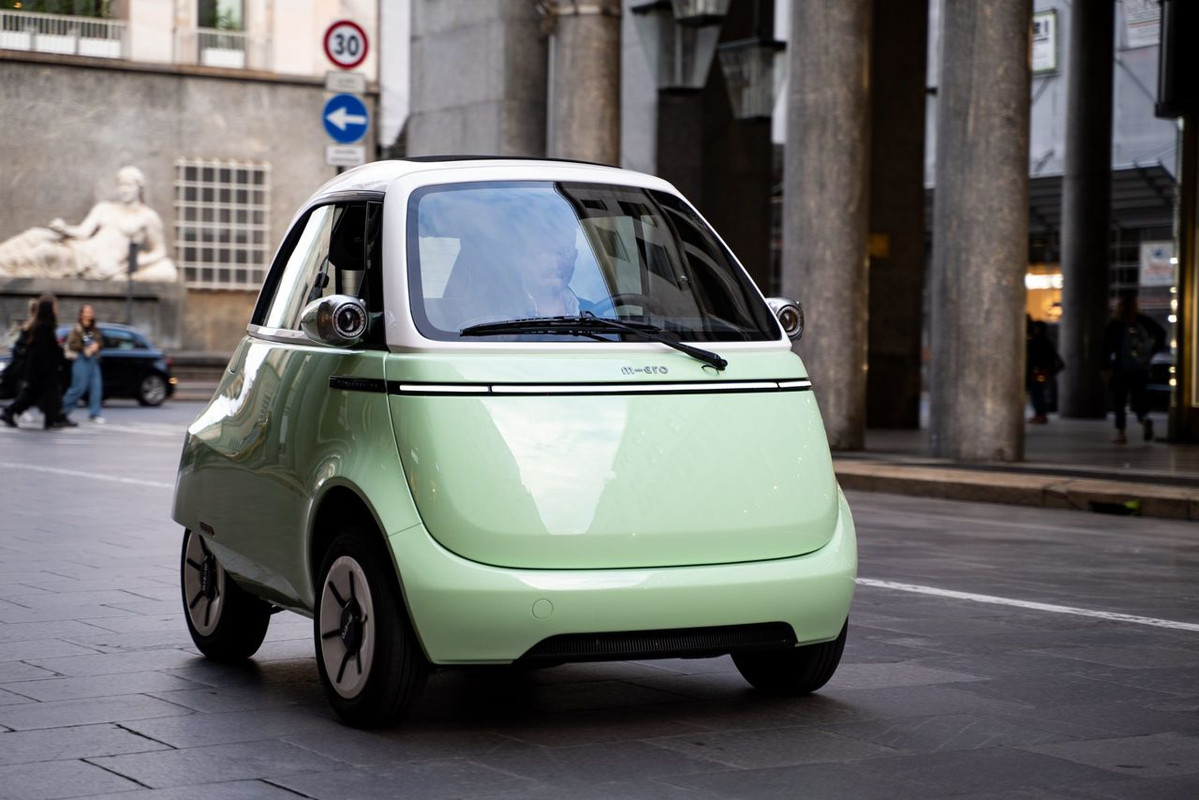 auto elettrica microlino