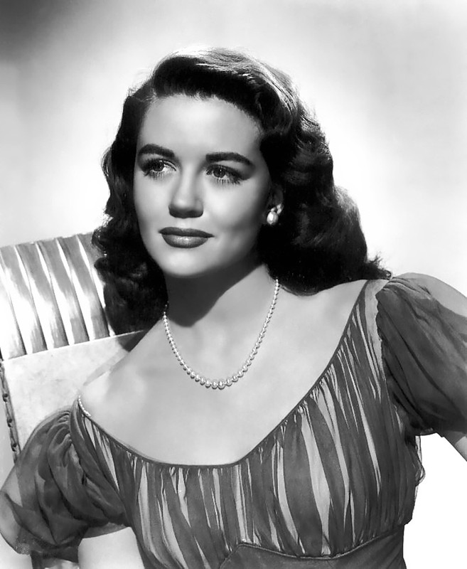 Dorothy_Malone_ma26