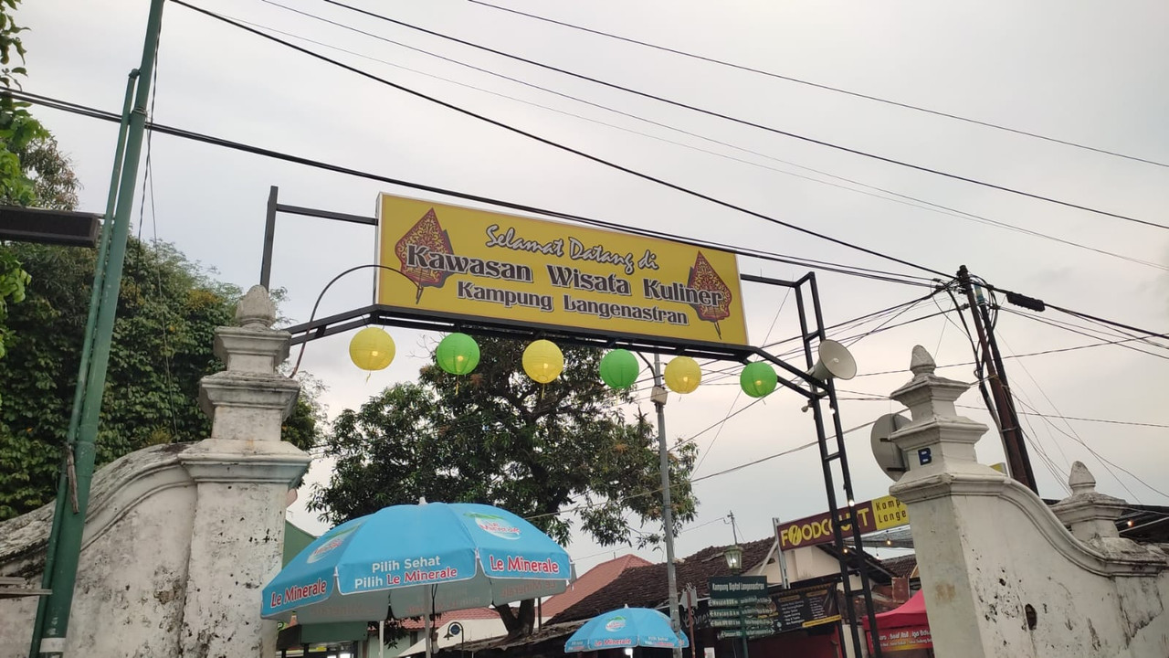 Kawasan Wisata Kuliner Kampung Langenastran, tempat berburu jajanan di sekitar Alun-alun Kidul Jogja.