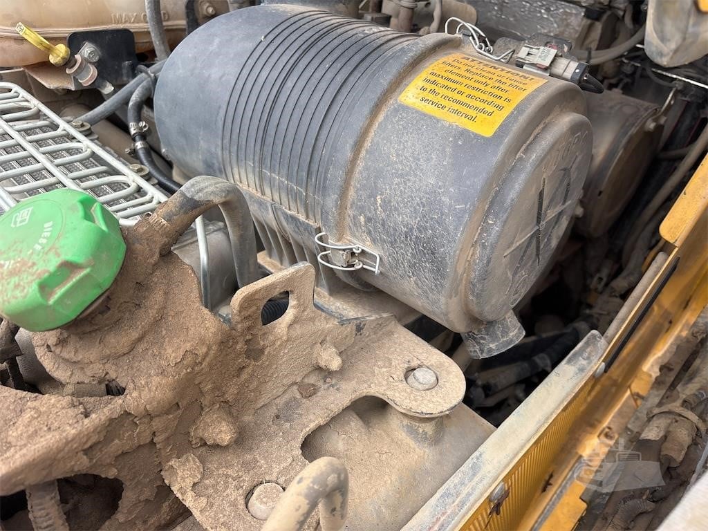 Vehicle thumbnail 24