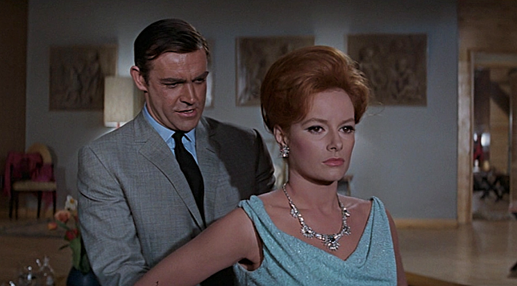 LUCIANA-PALUZZI-THUNDERBALL-1-A-FOTOR.png