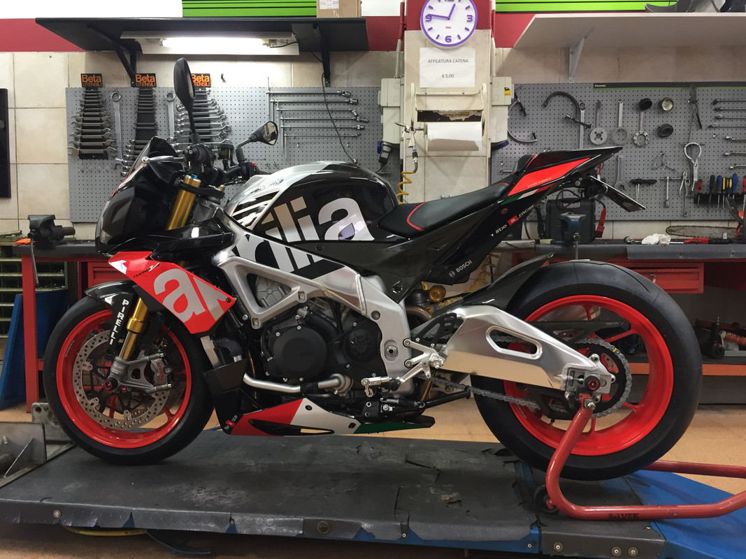 EC5FAFB2-1B4C-4F58-BEA0-39588A1D045C