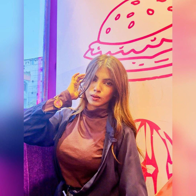 photo 6062328149577501504 y