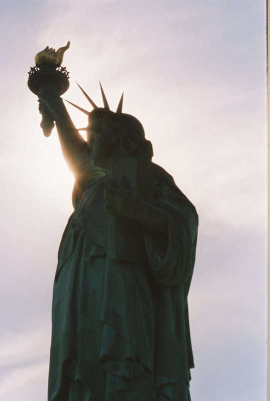 Visita a la Estatua de la Libertad-11-9-2006 - EE.UU y sus pueblos-2006 (7)