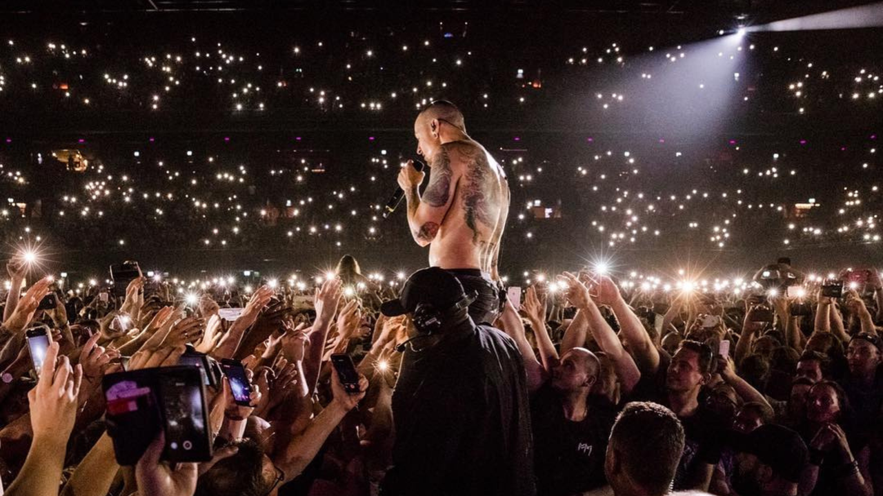 Chester-Bennington-Linkin-Park-musica-banida