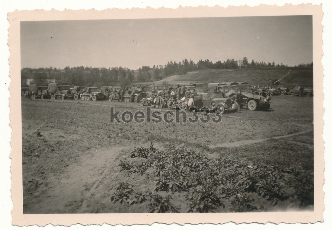 Foto Panzerspähwagen Rad Panzer Halbketten LKW´s