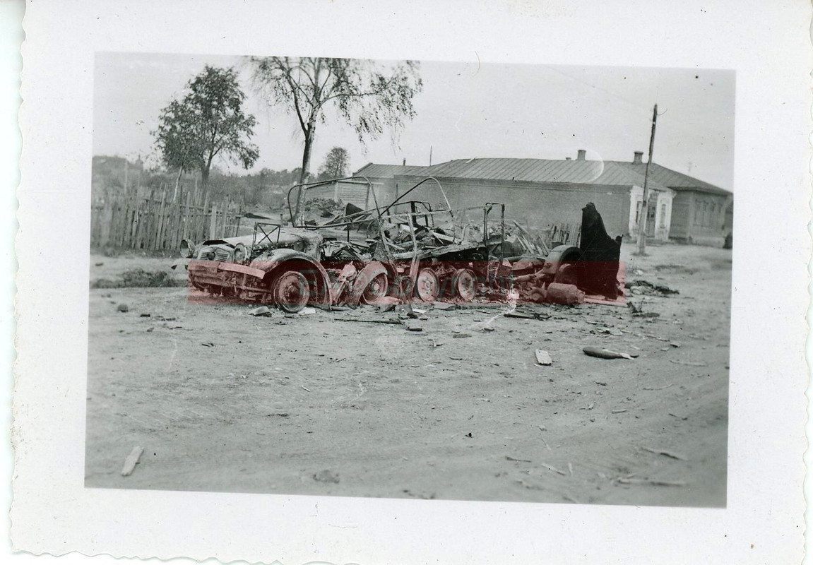 Russland Vormarsch Kämpfe Zerstörung PKW Auto Wa